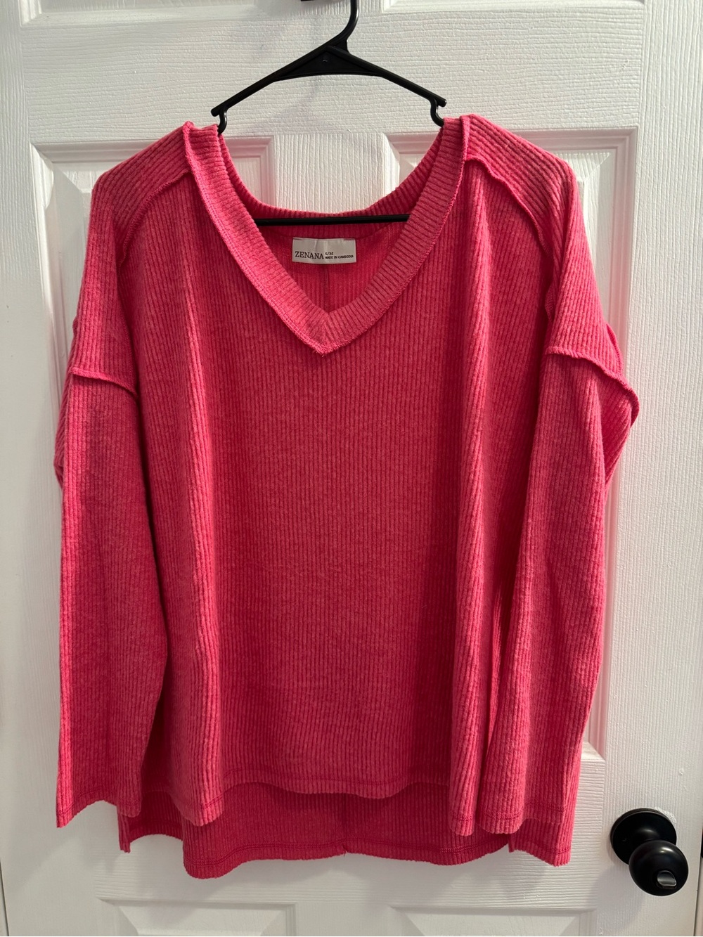 Zenana Outfitters Hot Pink V-Neck Women's Sweater, NWOT, size: S/M